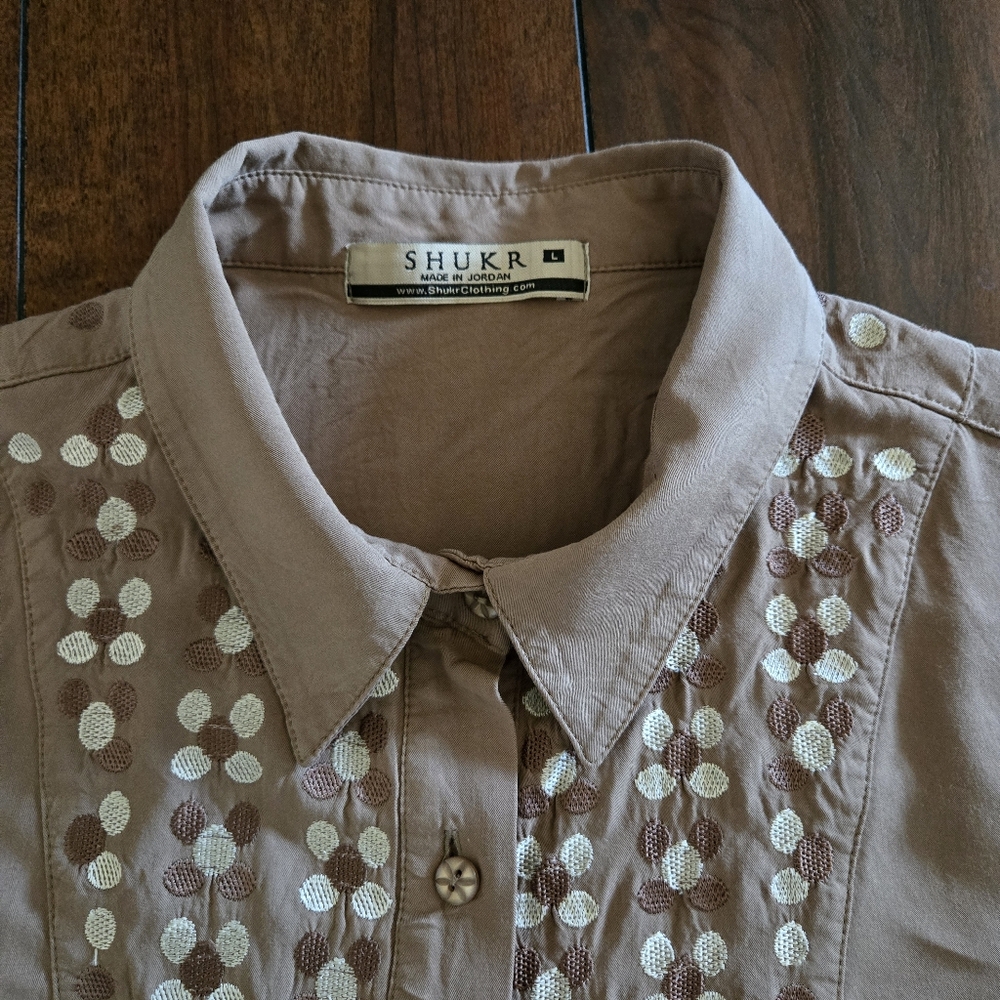 Embroidered Brown Blouse 100% Rayon Button Front Size Large - Picture 6 of 11